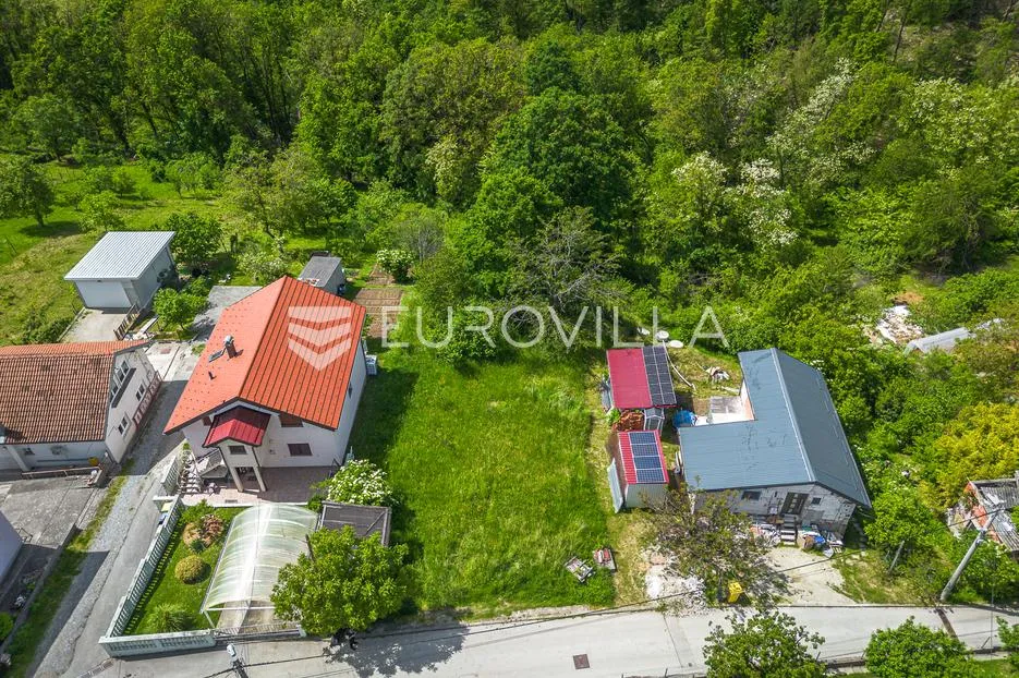 Zagreb, Remete, građevinsko zemljište 1201 m², odlična lokacija