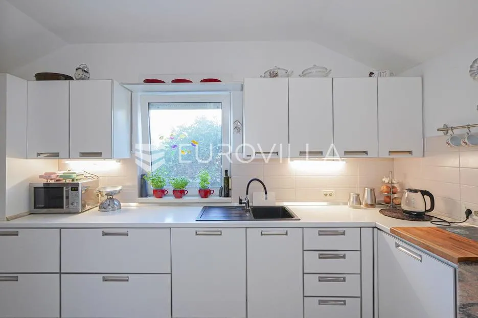 zadar, bokanjac, prostrana kuća površine 376 m² s velikim potencijalom - slika 20
