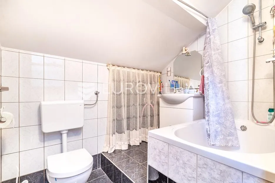 zagreb, maksimir, lašćina obiteljska kuća s 3 stana 350 m² - slika 11