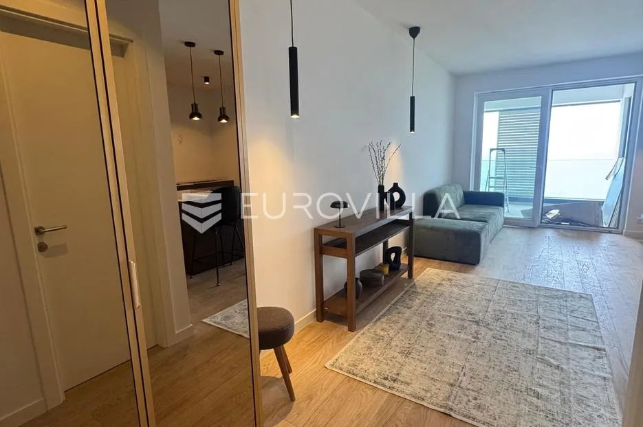split, bel etage 2, luksuzan jednosoban stan s garažnim mjestom - slika 3