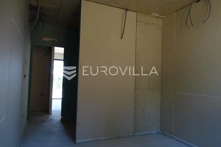 lovran, penthouse s vrtom, terasama površine 204,78 m² - slika 4