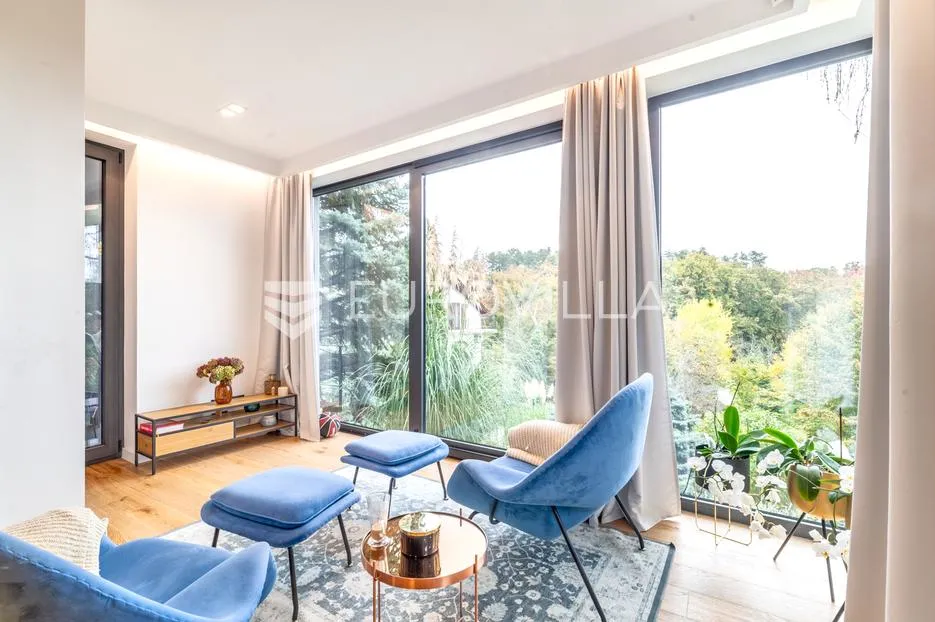 zagreb, kraljevec, prekrasna peterosobna obiteljska kuća s vrtom i 4 parkinga, 250 m² - slika 8