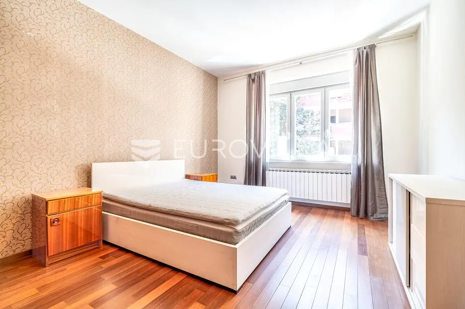 zagreb, martićeva ulica, uređen četverosoban stan površine 90 m² - slika 5