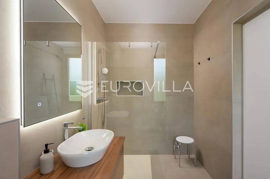 rovinj, rovinjsko selo - luksuzna vila na izoliranoj lokaciji - slika 29
