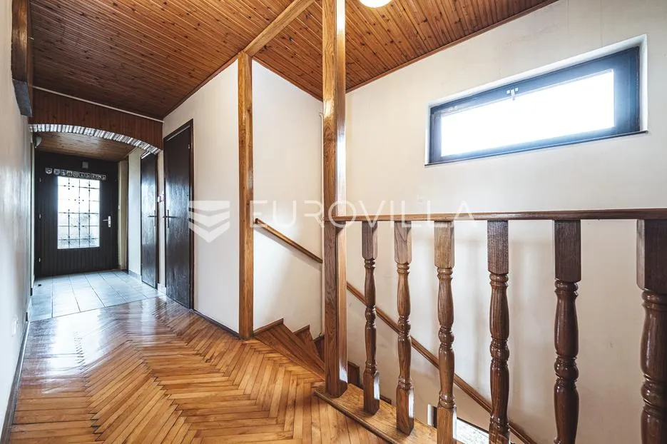 zagreb, fraterščica, kuća sa tri stana brp 342 m2 - slika 16