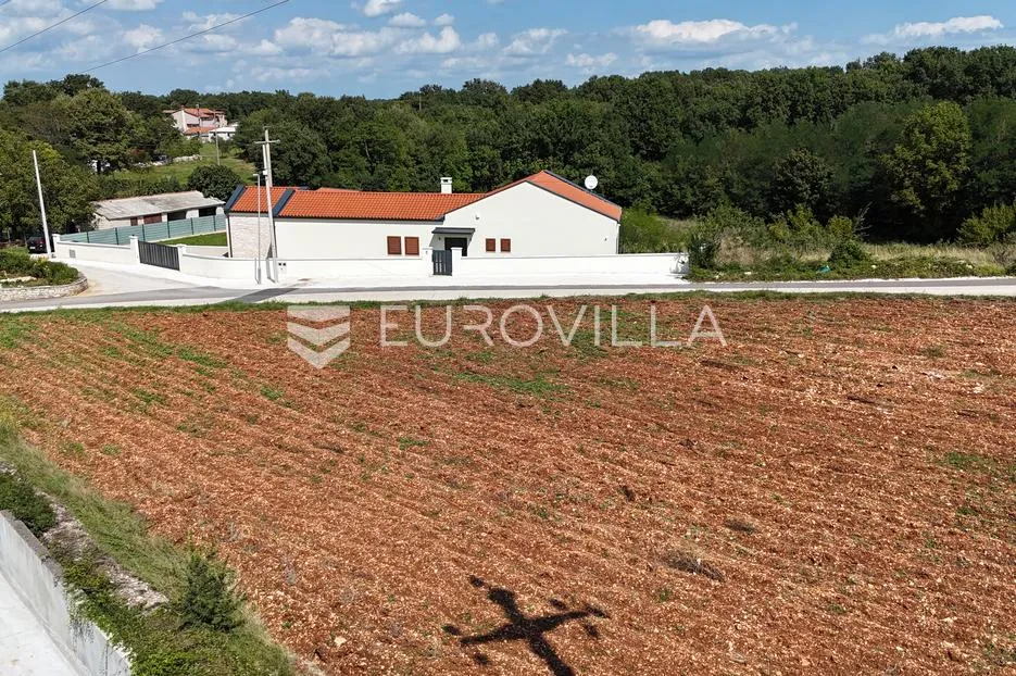 istra, tinjan – građevinsko zemljište uz cestu, mirna lokacija, pogled na more - slika 4