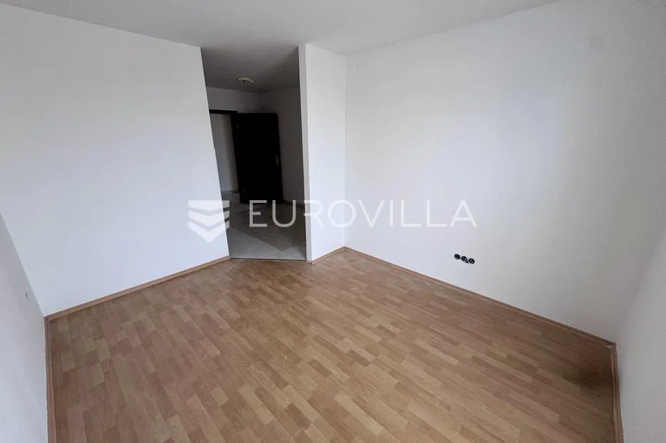 otok krk, njivice, četverosoban stan 79 m², terasa s pogledom na more - slika 10