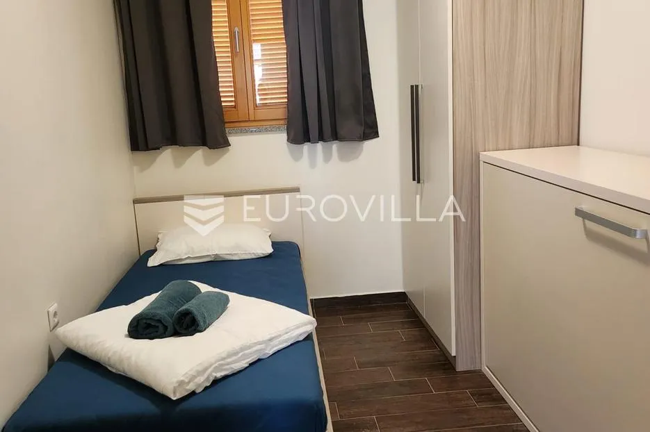 istra, valbandon, samostojeća moderna kuća s tri prostrana stana, bazen, spa, 900 m od mora - slika 18