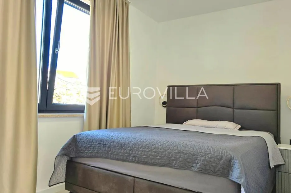 istra, labin, moderna samostojeća villa s dva stana i bazenom, 176.15 m² - slika 16