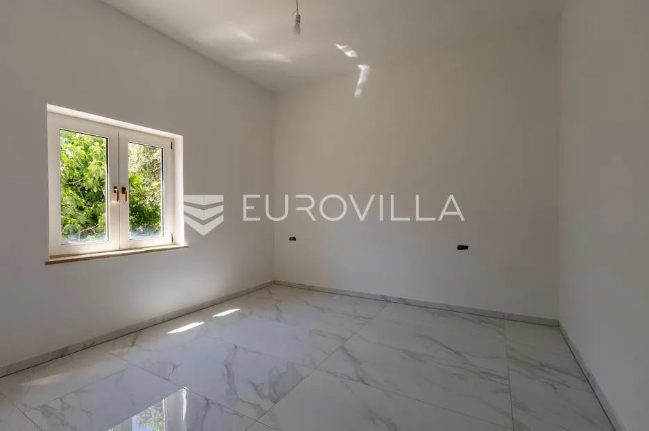 istra, poreč okolica, moderan stan u prizemlju s velikim vrtom - slika 9