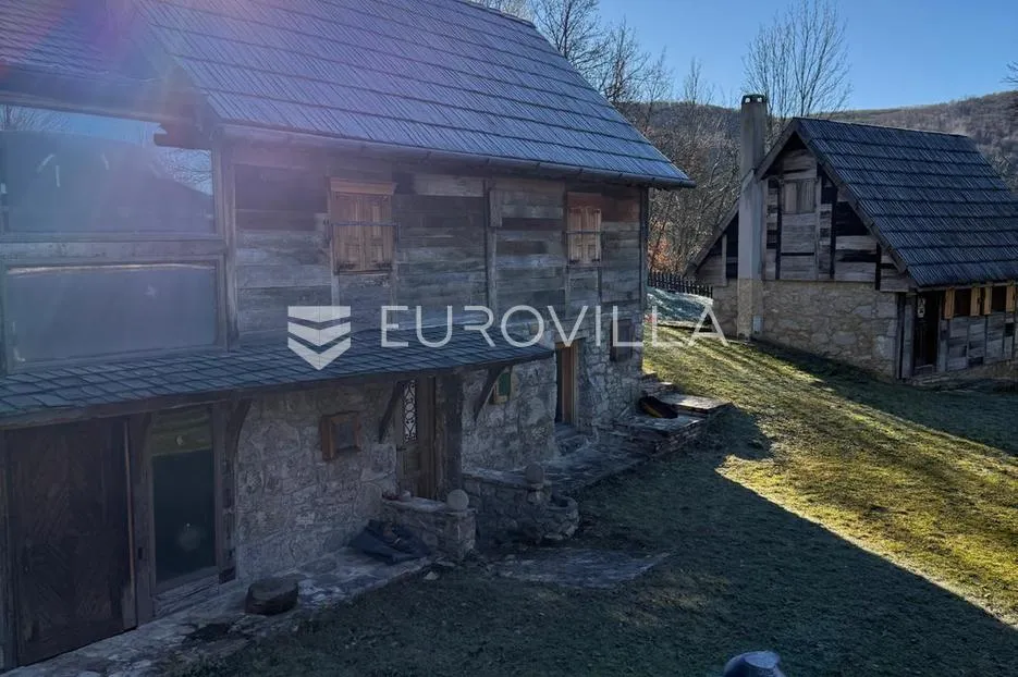 lika, plitvička jezera, ograđeno imanje 40.000 m² s 11 kuća, izuzetna rijetka investicija - slika 44