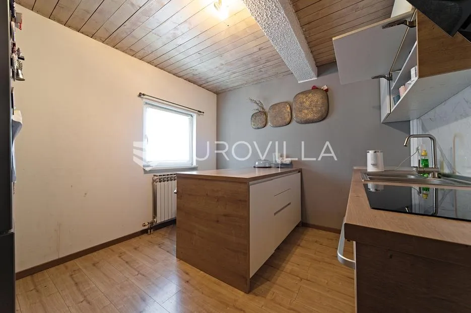 čepin, na prodaju prostrana kuća od 488 m² s tri stambene cjeline - slika 2