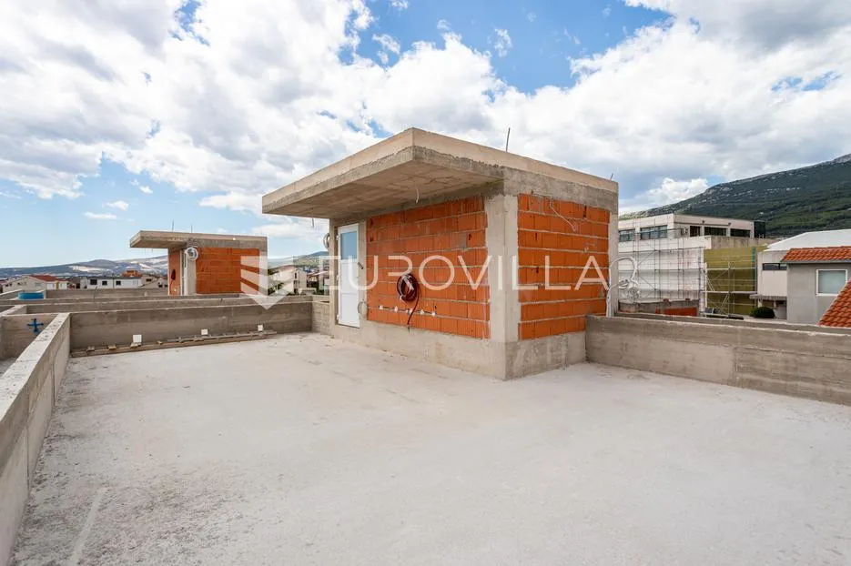 kaštel lukšić, trosoban penthouse s krovnom terasom i dva parkirna mjesta - slika 31