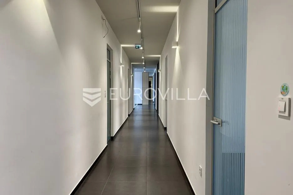 samobor, poslovno-skladišni kompleks 1.870 m2 na parceli površine 4.158 m² - slika 11