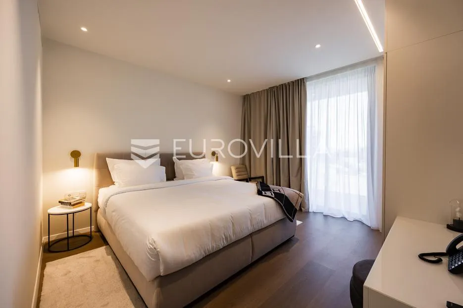 istra, petram resort, luksuzna vila za najam, prvi red do mora 150 m od mora - slika 10