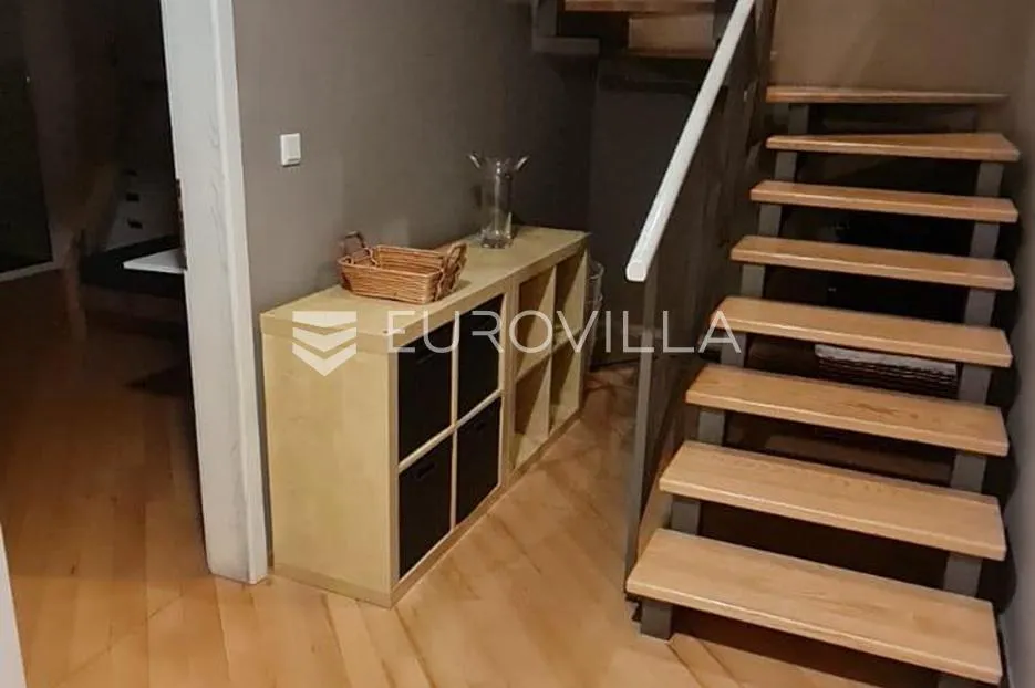 zagreb, stenjevec, dvoetažan četverosoban penthouse 150 m² - slika 6