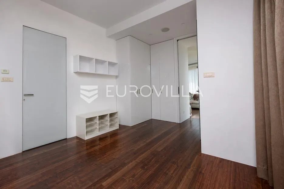matulji, penthouse peterosobni dvoetažni stan160 m², terasa 130 m² i privatna okućnica 250 m² - slika 20