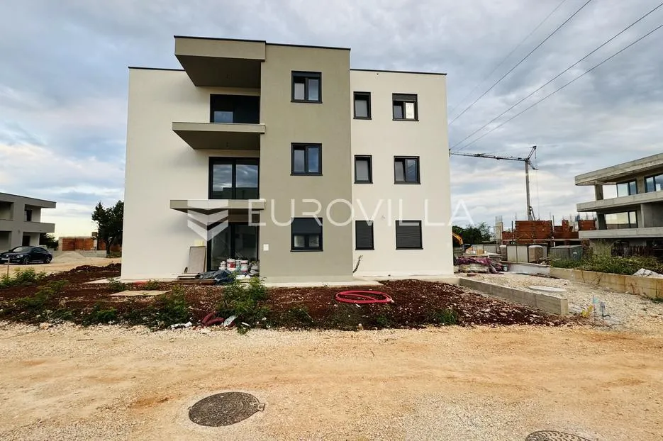 istra, umag, novogradnja, stan na drugom katu 66.84 m² - slika 1