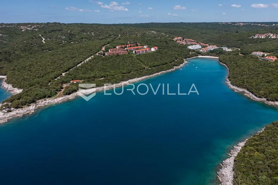 istra, duga uvala, 1. kat, adaptirani apartman u sklopu naselja s pogledom na more,150 m od mora - slika 2