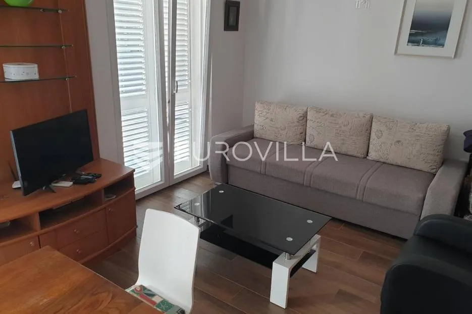 medulin, manja samostojeća kuća nkp 121 m2 na svega 150 m od mora - slika 10