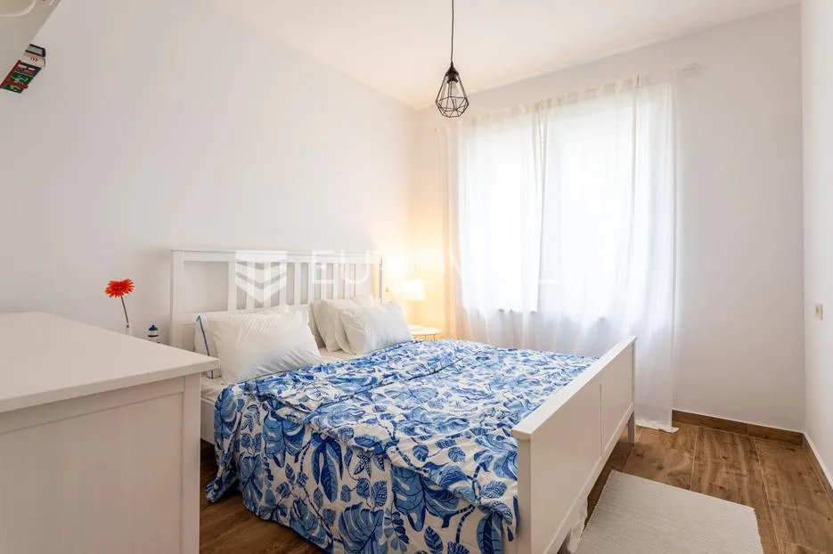 betina, prekrasan trosoban stan s bazenom i pogledom na more, 112,75 m² - slika 12