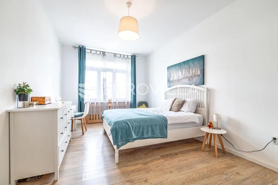 zagreb, centar, predivan četversosoban stan s balkonom 112 m² - slika 2