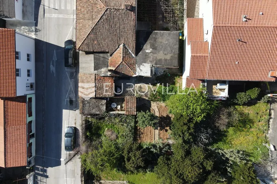 pula, kaštanjer, kuća u nizu 149.24 m², prilika za investitore, top lokacija - slika 2