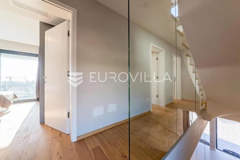 istra, poreč - moderna luksuzna vila udaljena 500 m od mora - slika 13