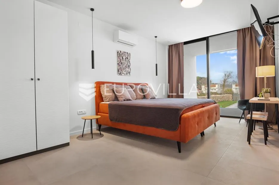 istra, rovinjsko selo, jedinstvena katnica 250 m² - slika 17