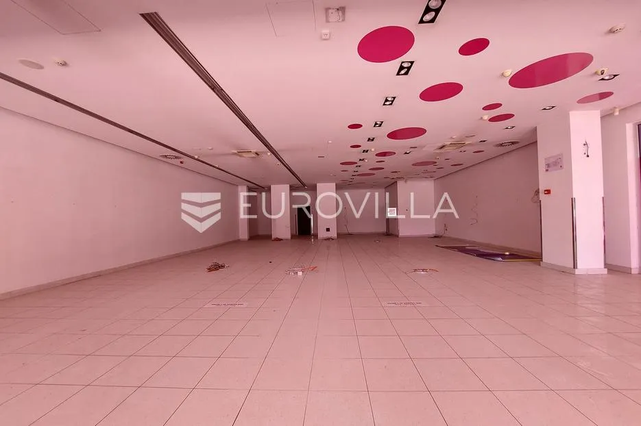 istra, pula, poslovni prostor na frekventnoj lokaciji najam - slika 2