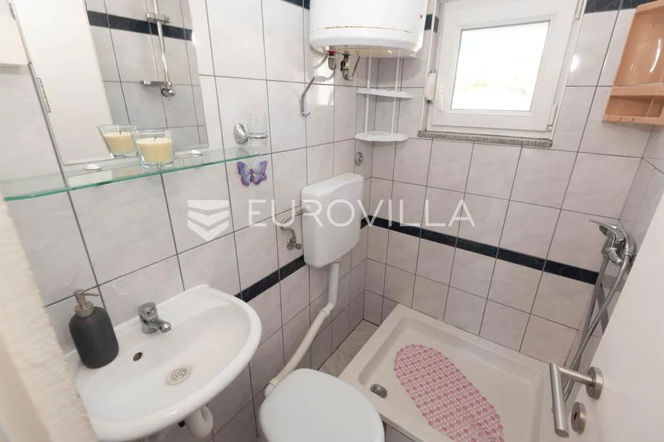 rogoznica, apartmanska kuća sa sedam stambenih jedinica, pogledom na more i rogoznicu - slika 8