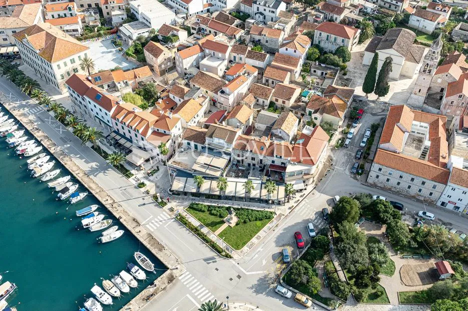 otok korčula, poslovno, stambena kamena zgrada uređena za ugostiteljsko poslovanje - slika 3