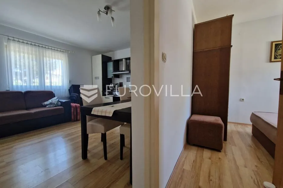 vir, samostojeća kuća s uređenim apartmanom i roh bau katom, 500 m od mora - slika 24