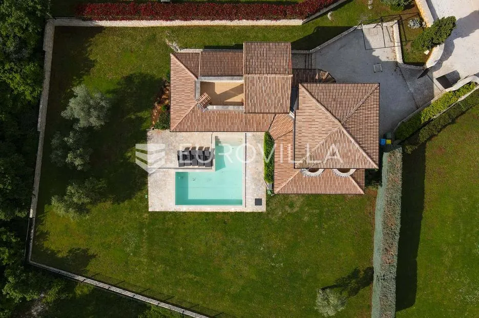 istra, sveti lovreč, kamena vila 269 m2 s bazenom, velikim vrtom i pogledom na more - slika 16