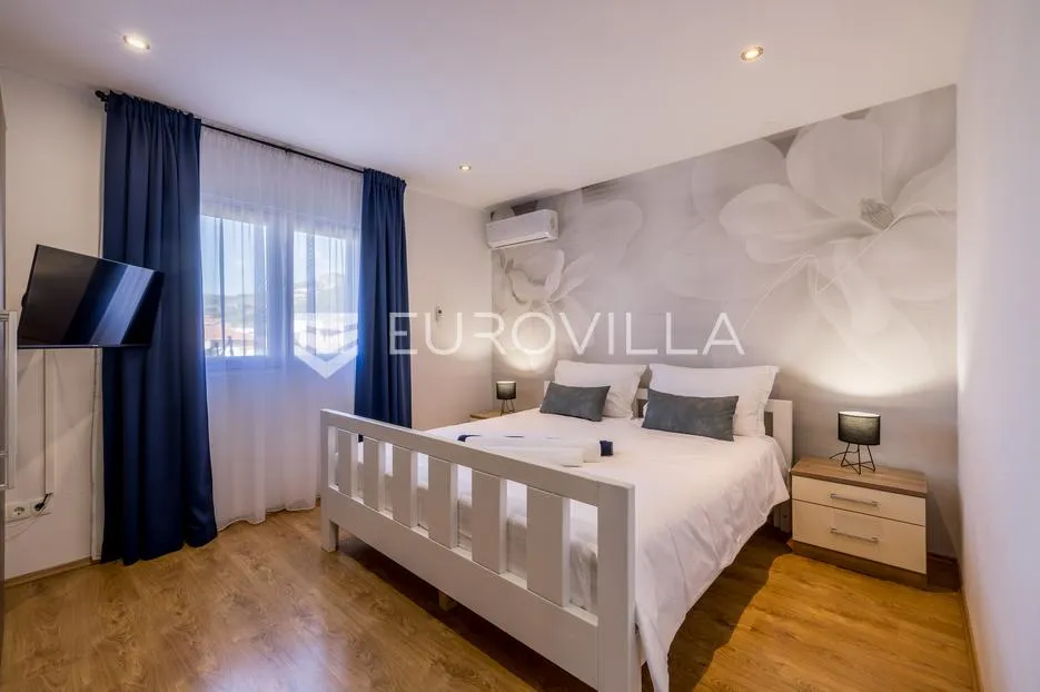 kaštel stari, atraktivna kuća s bazenom na mirnoj lokaciji - slika 2