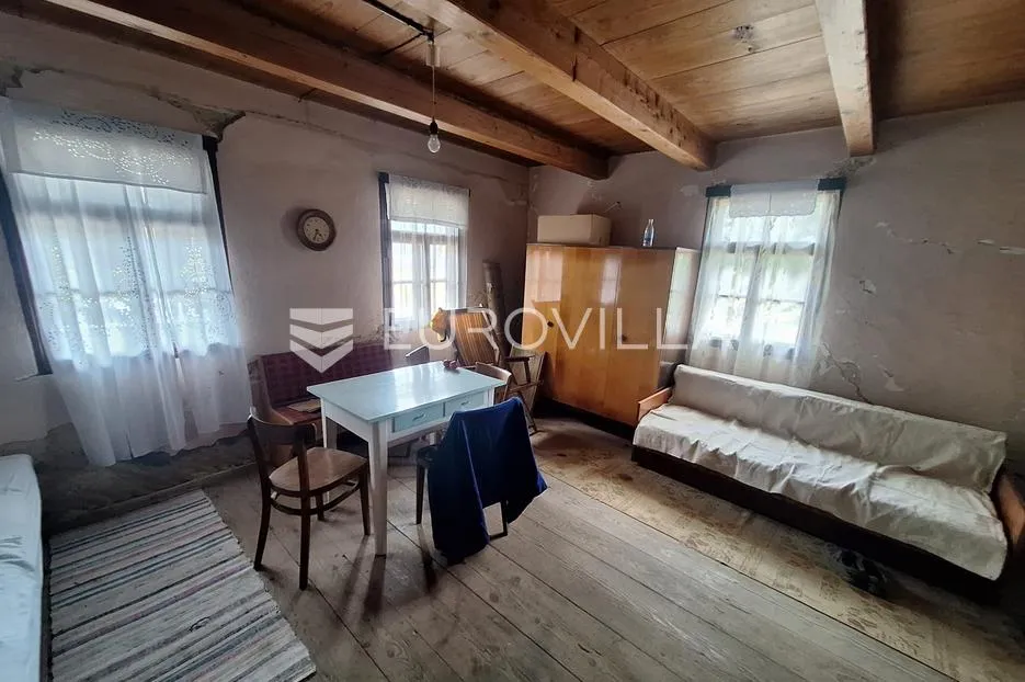 duga resa, dvorjanci, drvena kuća s pomoćnim objektom 100 m², mirna lokacija - slika 3
