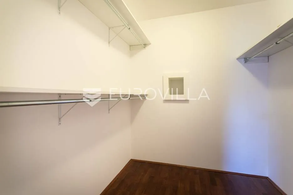 zagreb, šestinski vrh prekrasan šesterosoban dvoetažan stan 250m2 + 2 garaže - slika 21