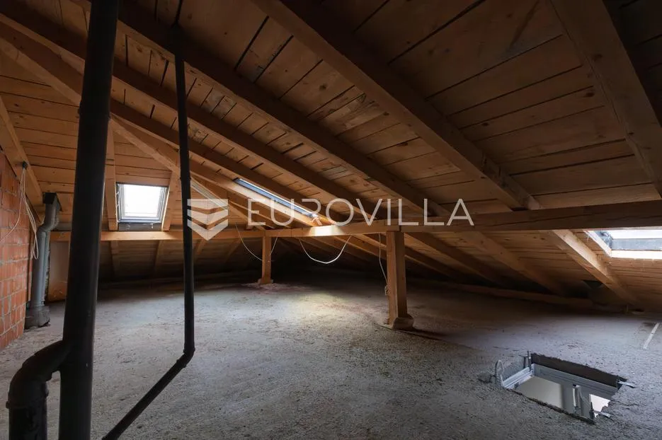 novi vinodolski, dvosobni stan od 54 m² s prekrasnim pogledom i potkrovljem od 30 m² - slika 18