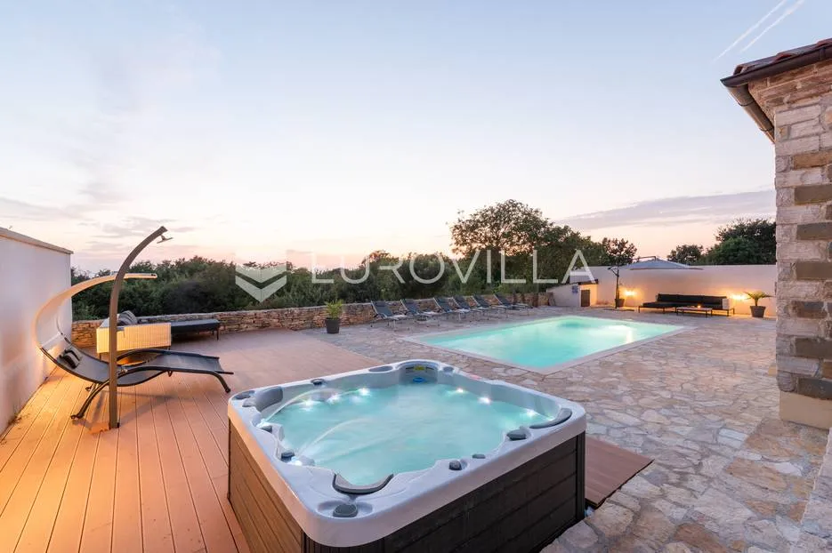 istra, svetvinčenat, prekrasna kamena katnica s bazenom 32 m² i jacuzzijem, 155 m² - slika 8