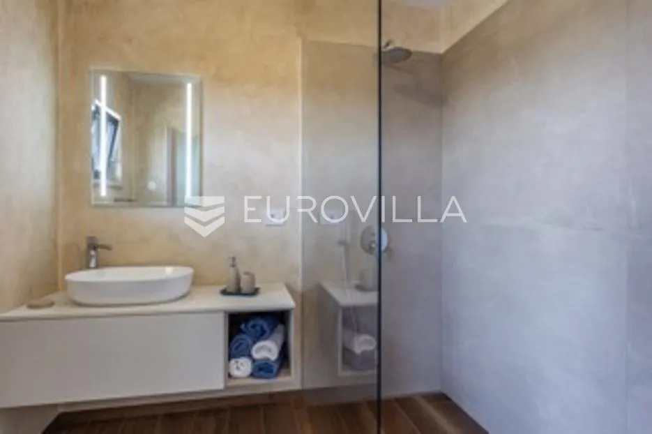 istra, smoljanci, kvalitetna i moderna samostojeća kuća, 208 m², grijani bazen 40 m² - slika 36