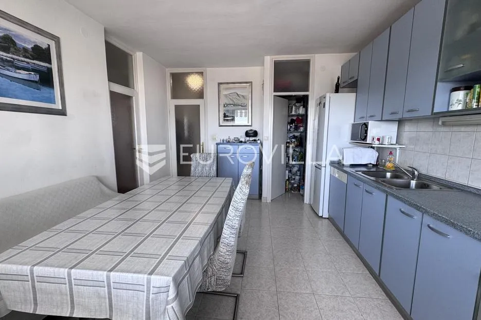 split, firule, komforan dvosoban stan s pogledom na more - slika 3