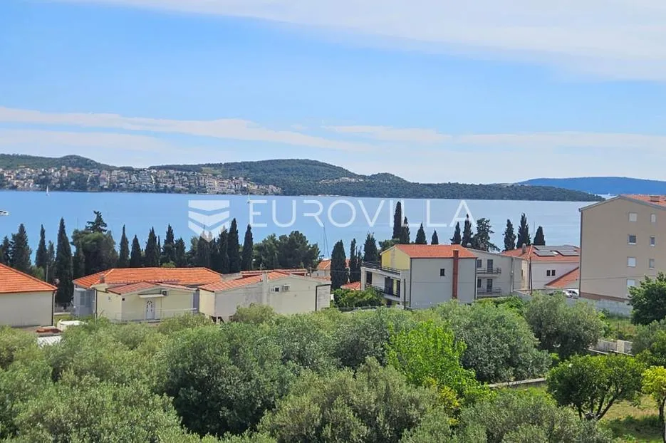 trogir, seget donji stan 66,7 m² na 3. katu s pogledom na more, te garaža i lift - slika 3