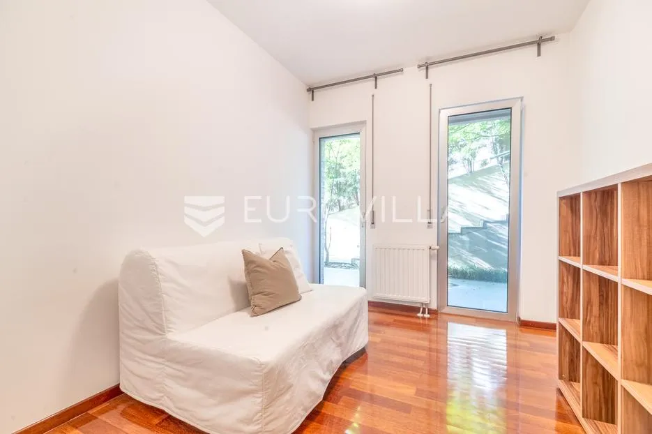 zagreb, vrhovec, luksuzan četverosoban stan 135 m² - slika 9