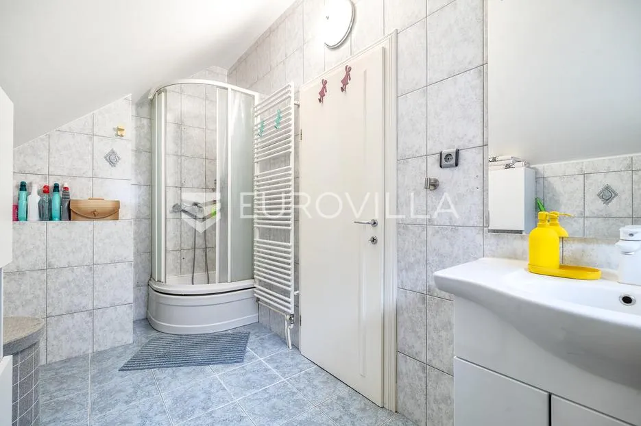 zagreb, črnomerec, prekrasna obiteljska kuća bruto površine 382 m² - slika 11