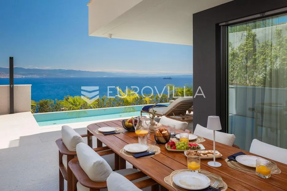 opatija, luksuzan četverosoban stan s privatnim bazenom 220,92 m² - slika 5