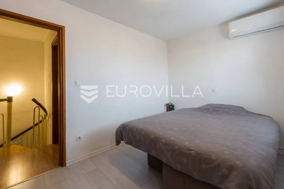 istra, rovinj, predivna kuća od 75 m² u centru grada s pogledom na more - slika 12