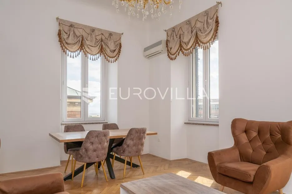 rijeka, centar, prostrani dvosoban stan 84 m², balkon - slika 2