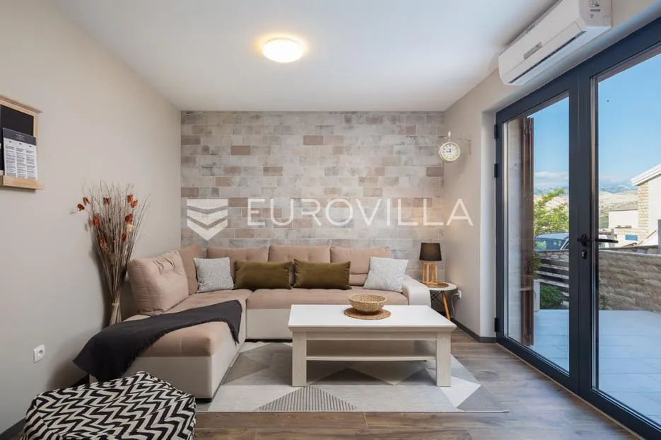 pag prekrasna villa sa pogledom na more 350 m² na 200 metara od mora - slika 36