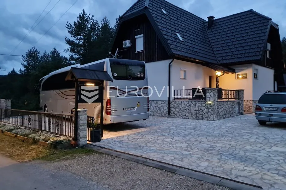 plitvička jezera, korenica, dvije kuće 470 m² - slika 5