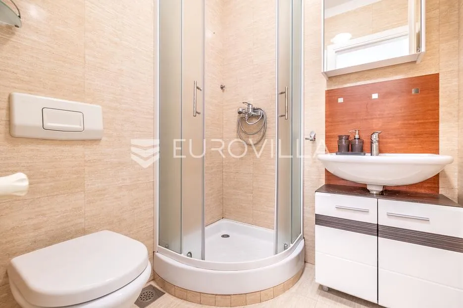 zagreb, vlaška, trosoban stan 83 m² s loggiom i parkingom - slika 4